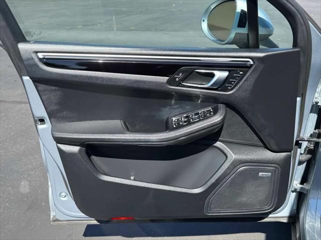 2021 Porsche Macan Macan