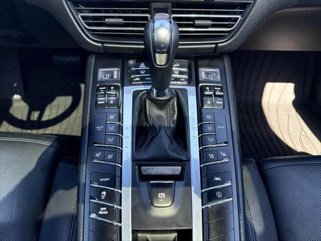 2021 Porsche Macan Macan