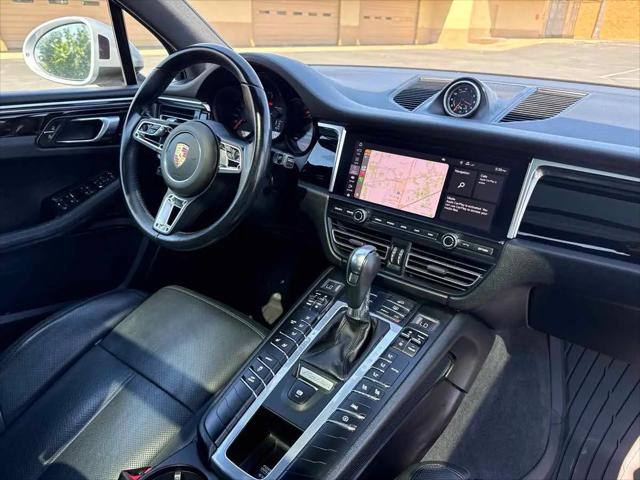 2021 Porsche Macan Macan
