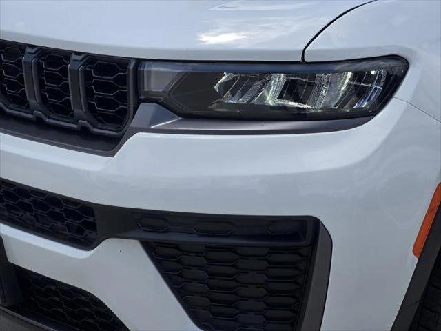 2026 Jeep Grand Cherokee L Altitude 4x2