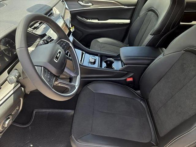 2026 Jeep Grand Cherokee L Altitude 4x2