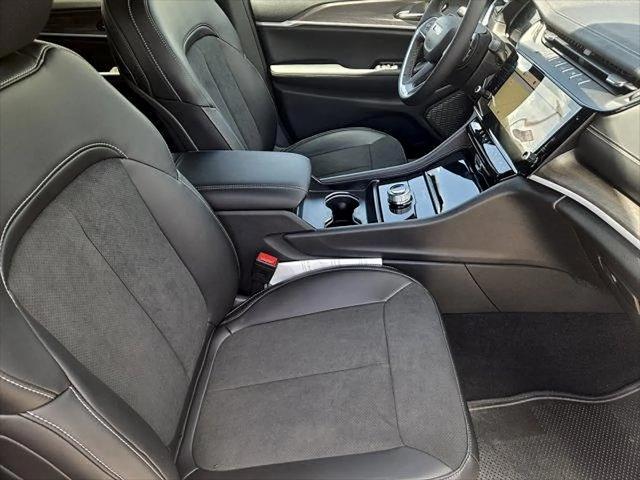 2026 Jeep Grand Cherokee L Altitude 4x2