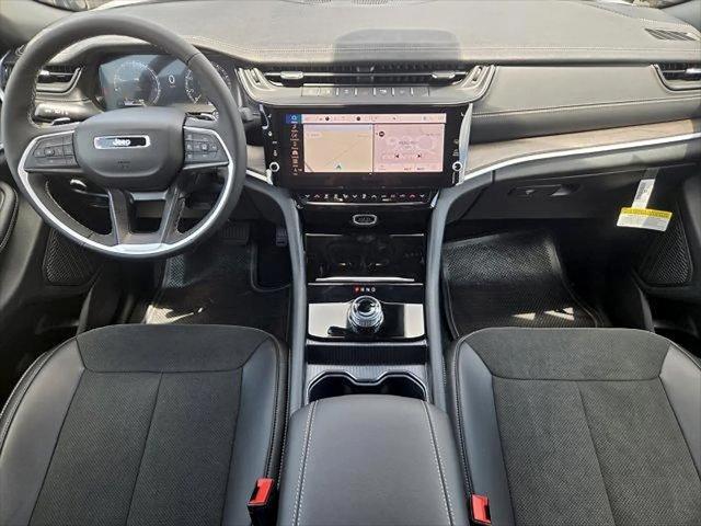 2026 Jeep Grand Cherokee L Altitude 4x2