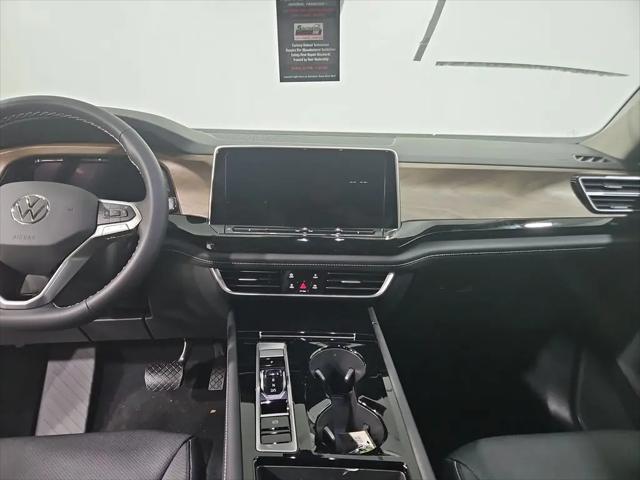 2026 Volkswagen Atlas SE with Technology