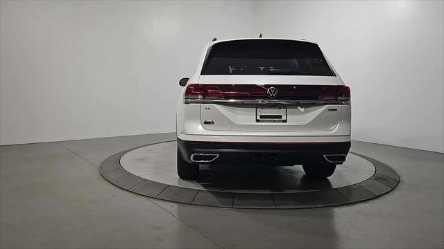 2026 Volkswagen Atlas SE with Technology