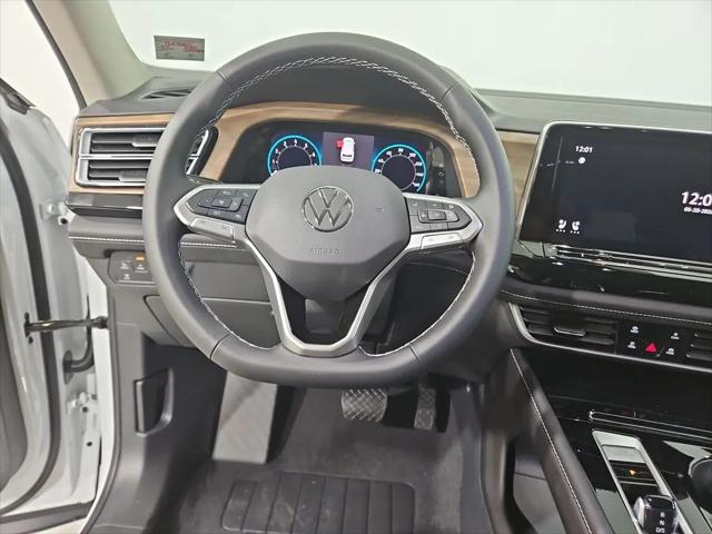 2026 Volkswagen Atlas SE with Technology