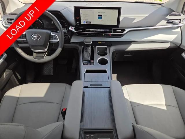 2025 Toyota Sienna XLE