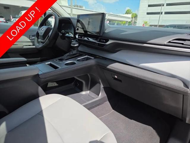 2025 Toyota Sienna XLE