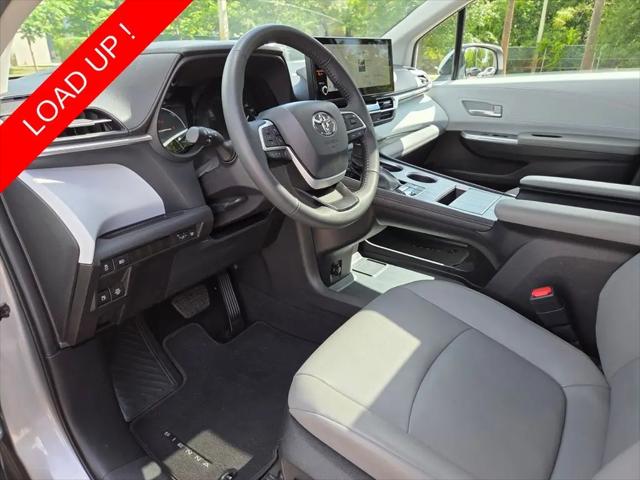 2025 Toyota Sienna XLE