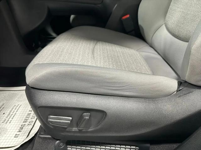 2025 Toyota Sienna LE