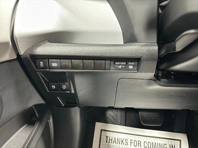 2025 Toyota Sienna LE