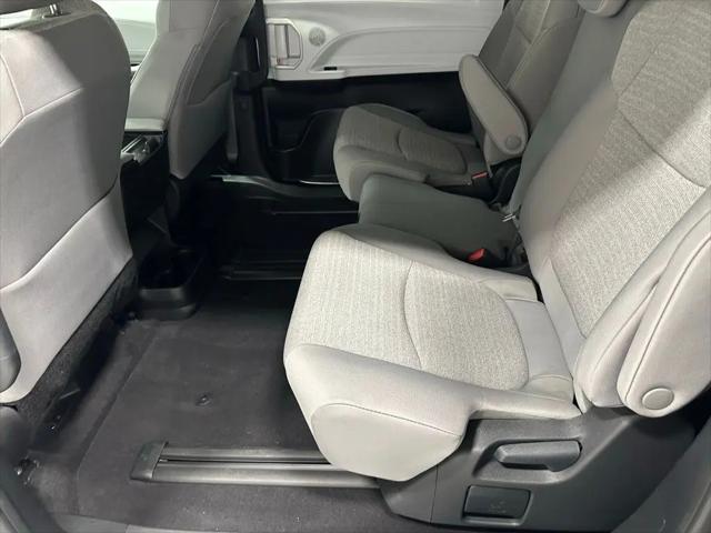 2025 Toyota Sienna LE