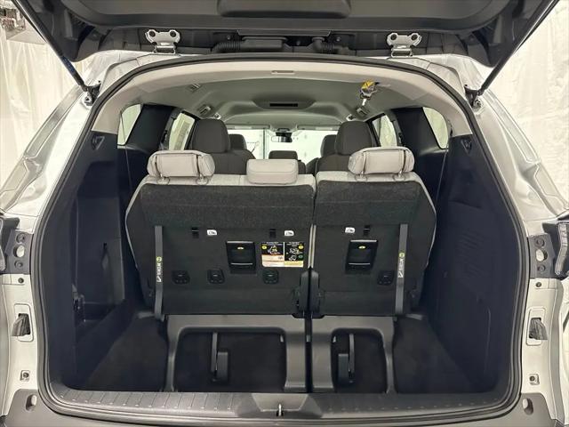 2025 Toyota Sienna LE