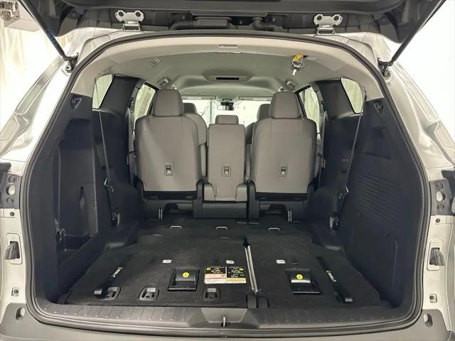 2025 Toyota Sienna LE