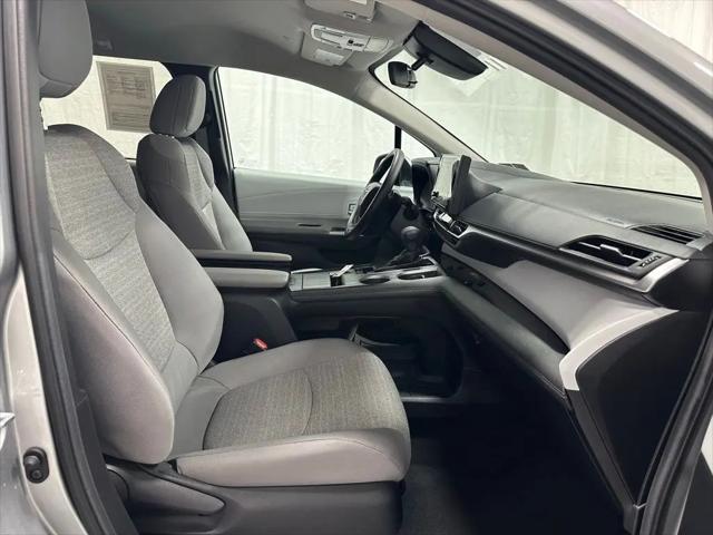 2025 Toyota Sienna LE