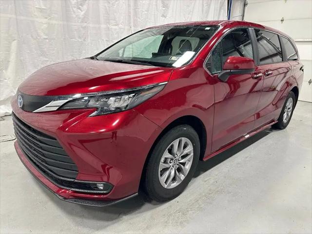 2025 Toyota Sienna XLE