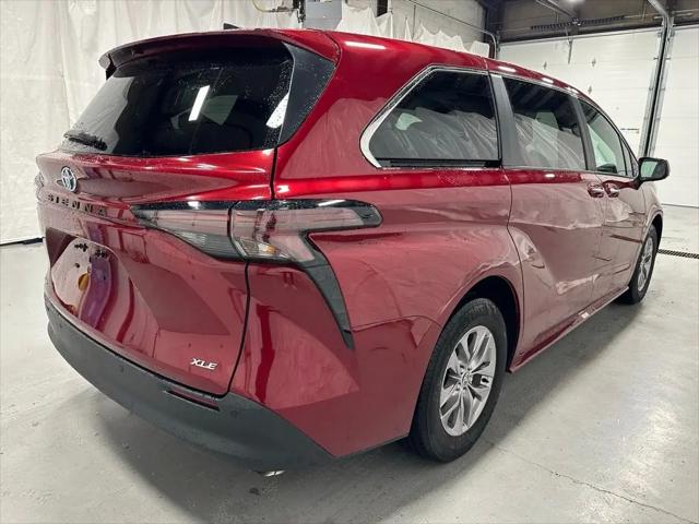 2025 Toyota Sienna XLE