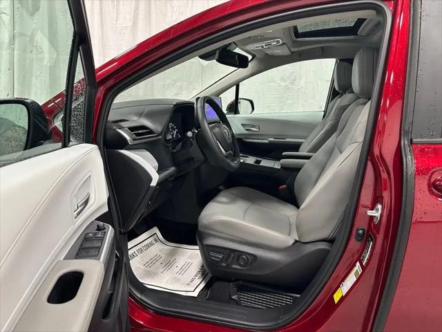 2025 Toyota Sienna XLE