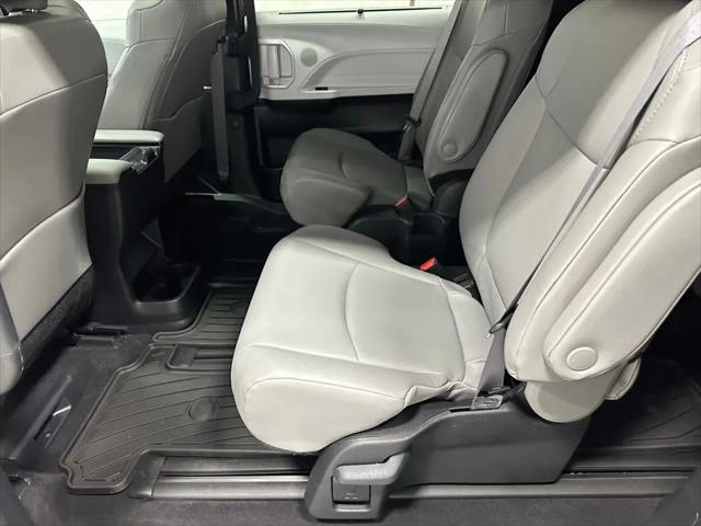 2025 Toyota Sienna XLE
