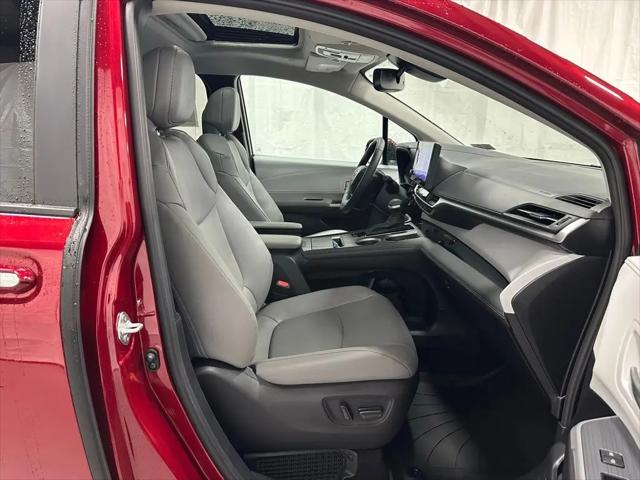 2025 Toyota Sienna XLE