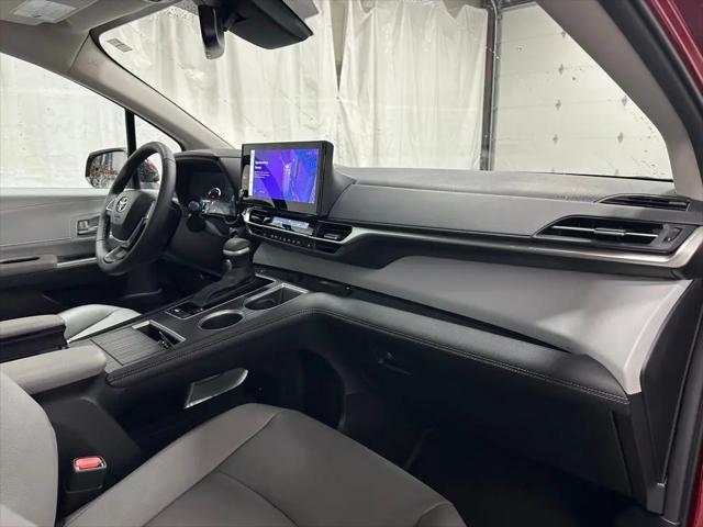 2025 Toyota Sienna XLE