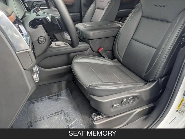 2025 GMC Yukon 4WD Denali