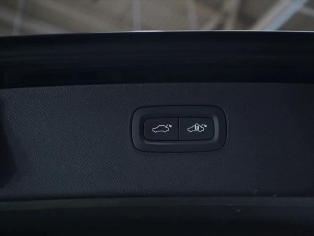 2018 Volvo XC90 T6 Momentum