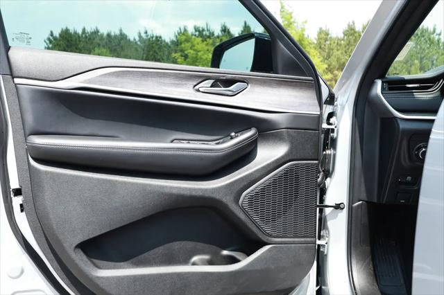 2026 Jeep Grand Cherokee L Altitude 4x2