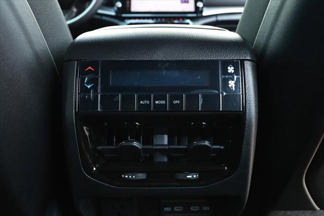 2026 Jeep Grand Cherokee L Altitude 4x2