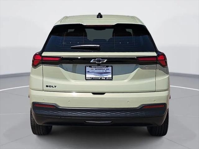 2027 Chevrolet Bolt LT FWD