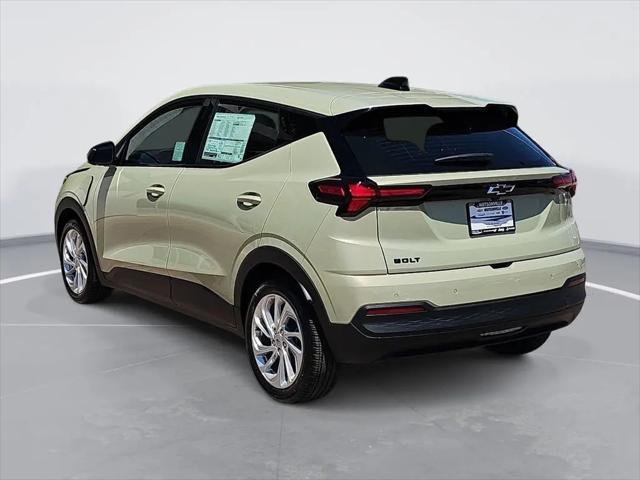 2027 Chevrolet Bolt LT FWD