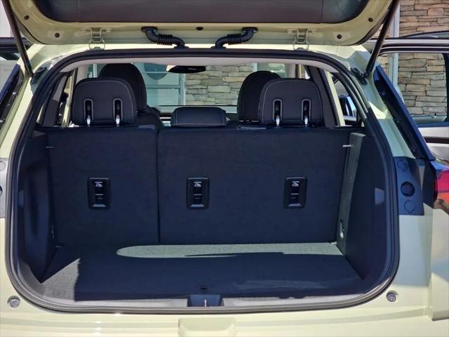2027 Chevrolet Bolt LT FWD