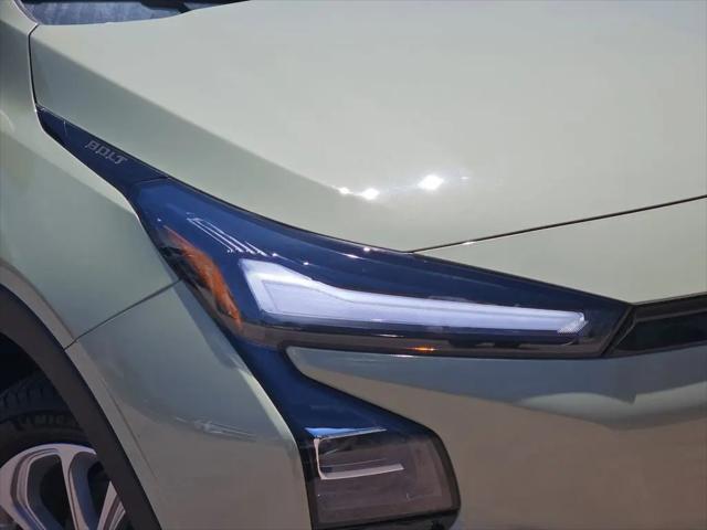 2027 Chevrolet Bolt LT FWD