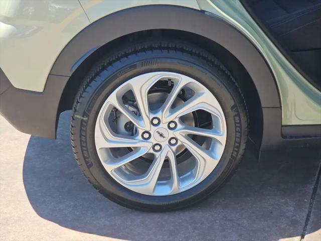 2027 Chevrolet Bolt LT FWD