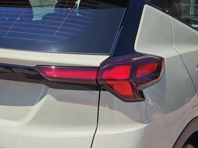 2027 Chevrolet Bolt LT FWD
