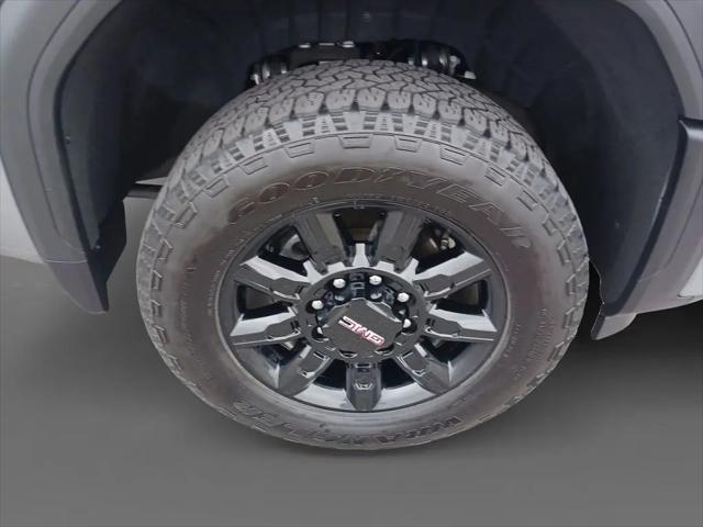 2025 GMC Sierra 2500HD 4WD Crew Cab Standard Bed AT4