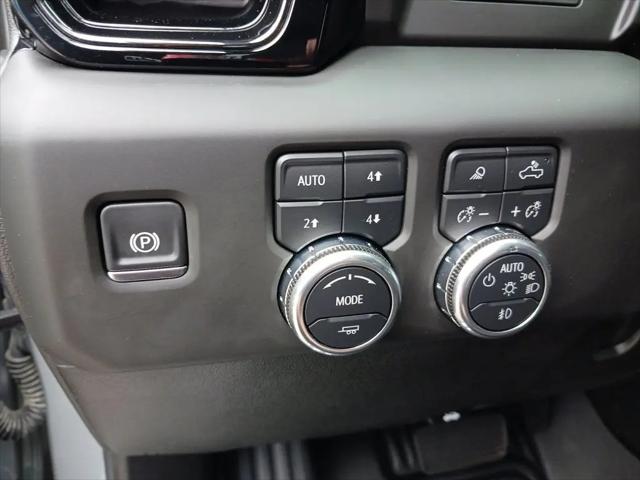 2025 GMC Sierra 2500HD 4WD Crew Cab Standard Bed AT4