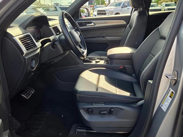 2023 Volkswagen Atlas Cross Sport 3.6L V6 SEL R-Line Black