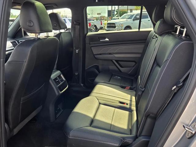 2023 Volkswagen Atlas Cross Sport 3.6L V6 SEL R-Line Black