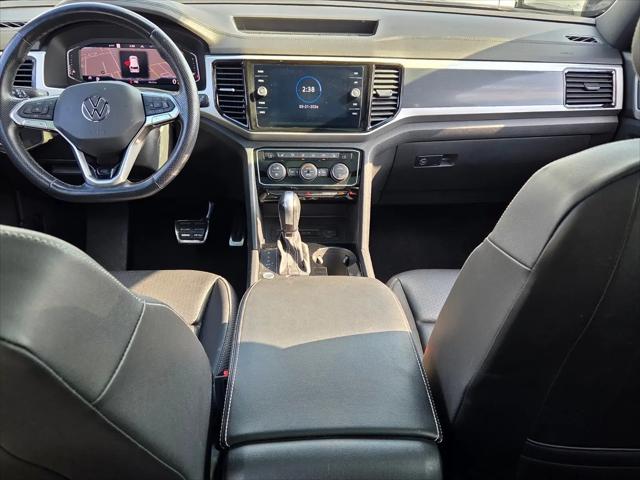 2023 Volkswagen Atlas Cross Sport 3.6L V6 SEL R-Line Black