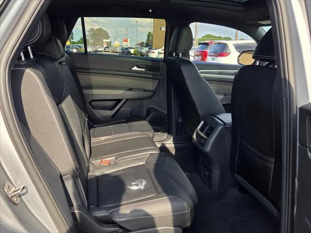 2023 Volkswagen Atlas Cross Sport 3.6L V6 SEL R-Line Black