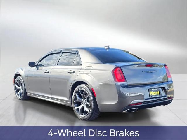 2022 Chrysler 300 Touring-L