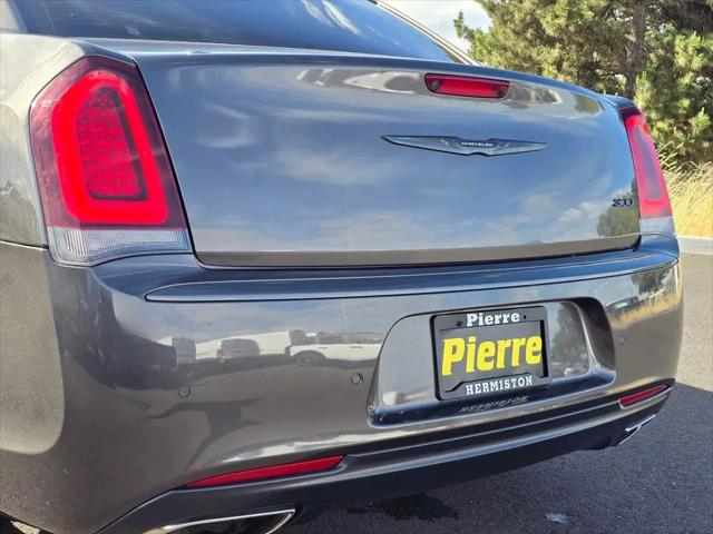 2022 Chrysler 300 Touring-L