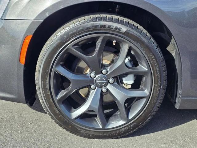 2022 Chrysler 300 Touring-L