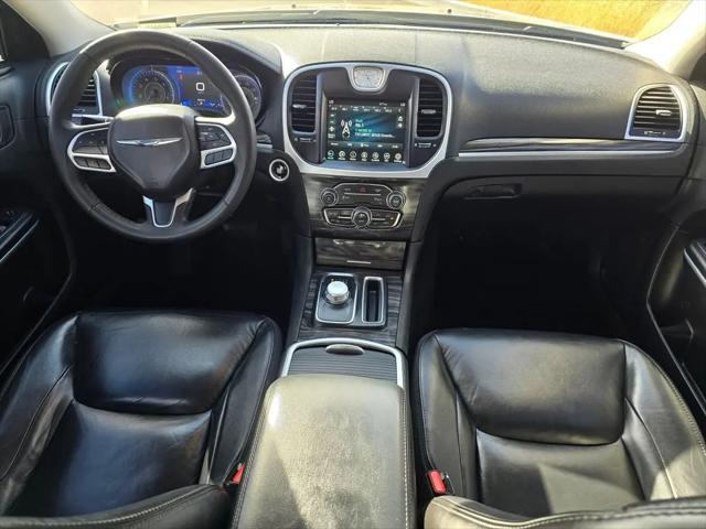 2022 Chrysler 300 Touring-L