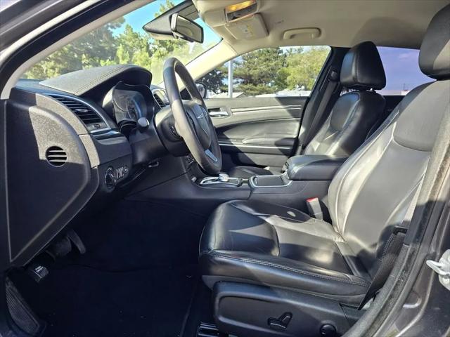 2022 Chrysler 300 Touring-L