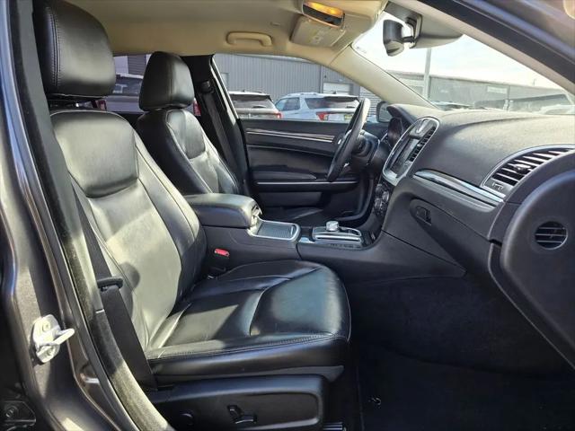 2022 Chrysler 300 Touring-L