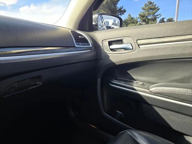 2022 Chrysler 300 Touring-L