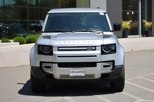 2023 Land Rover Defender 130 SE