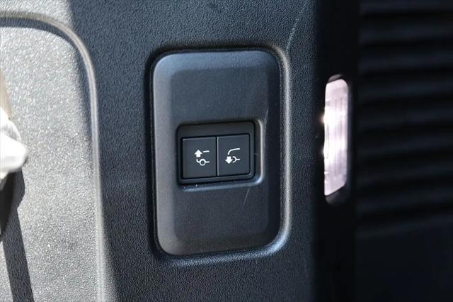 2023 Land Rover Defender 130 SE